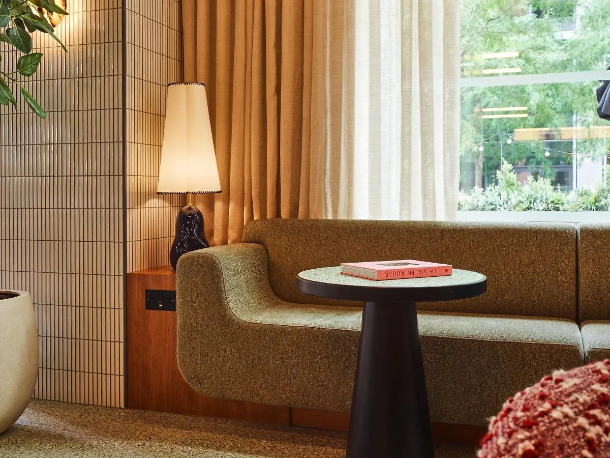 Tribe London Canary Wharf Otel