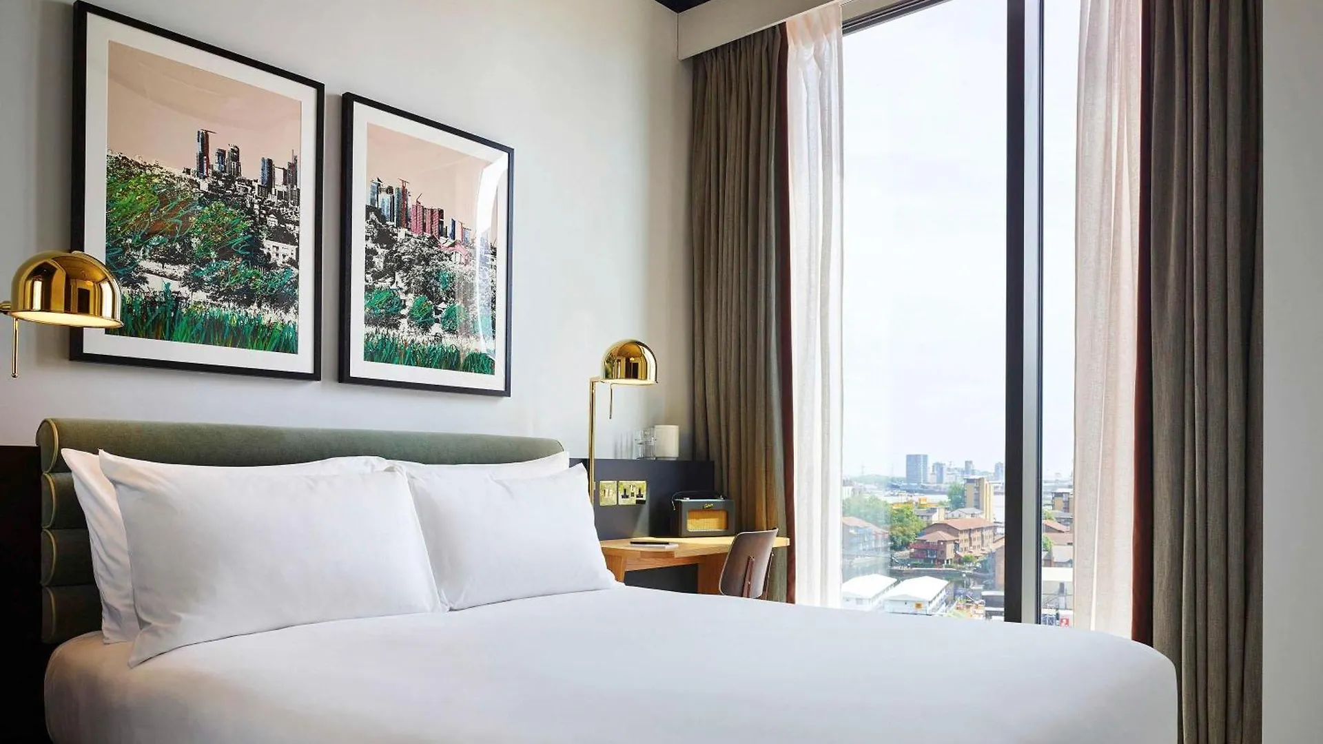 Tribe London Canary Wharf Otel